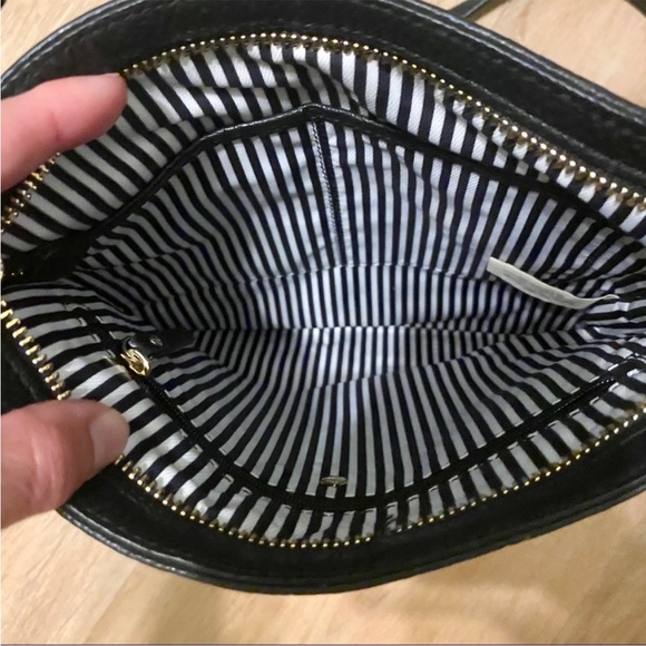 Kate Spade Black Crossbody Bag with Adjustable Strap and Zipper Closure - Picture 13 of 13